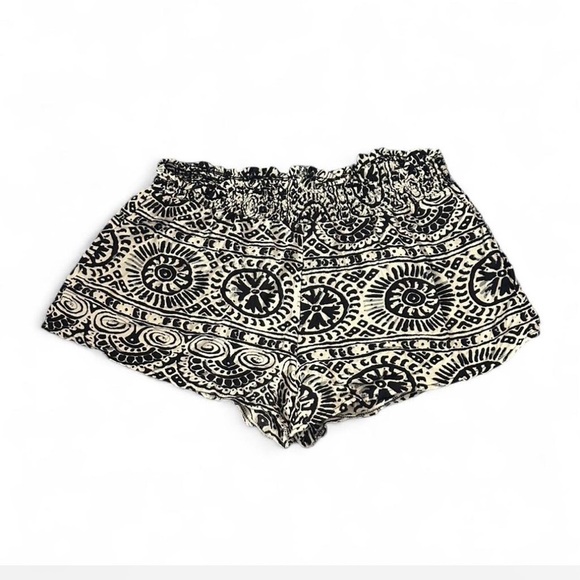 Connection 18 Pants - Connection 18 Black and Cream Shorts